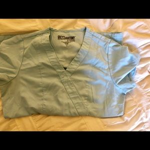 Greys anatomy scrub top. Size small.